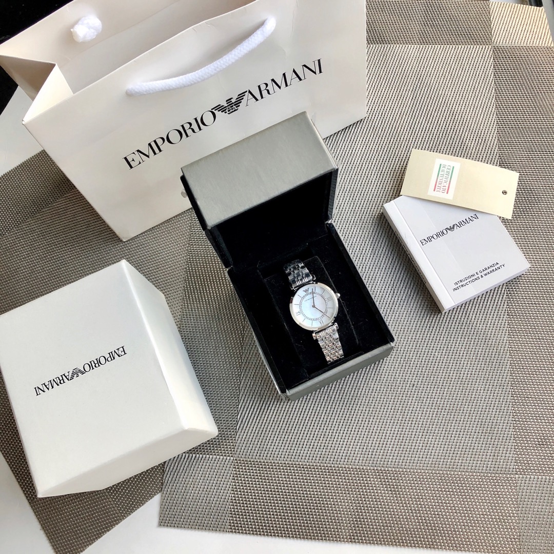 ?? 160
Original order special channel goods! Armani women's watch. A must-have for fairies! Model AR1908, 32mm dial perfect size! As one of the most popular styles, there are bound to be endless versions. Look for exclusive quality to distinguish market b
