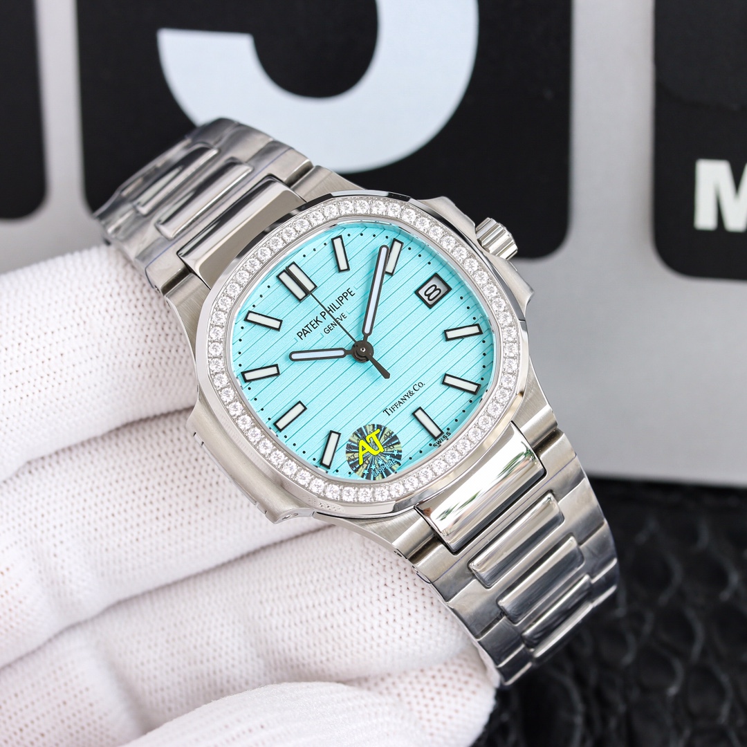 New women's watches of 2023 highly recommended PP5711 Women's Nautilus. Welcome to compare the details:
1 ? with custom 9015 modified Cal.324sc automatic movement, power reserve 45 hours, frequency 28,800 per hour.
2 ?316L custom ergonomic strap!
3 ? watc