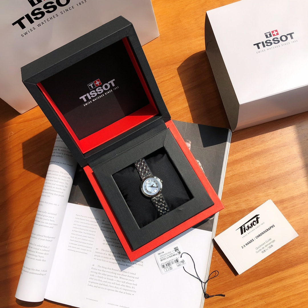 ??370/390 steel strip +20
Tissot 2022 latest LATEST LATEST latest latest Kari collection T126.010 Swiss quartz ladies watch! Inspired by ancient Roman architecture, also affectionately called "Little Beauty" because of its small and charming appearance, t