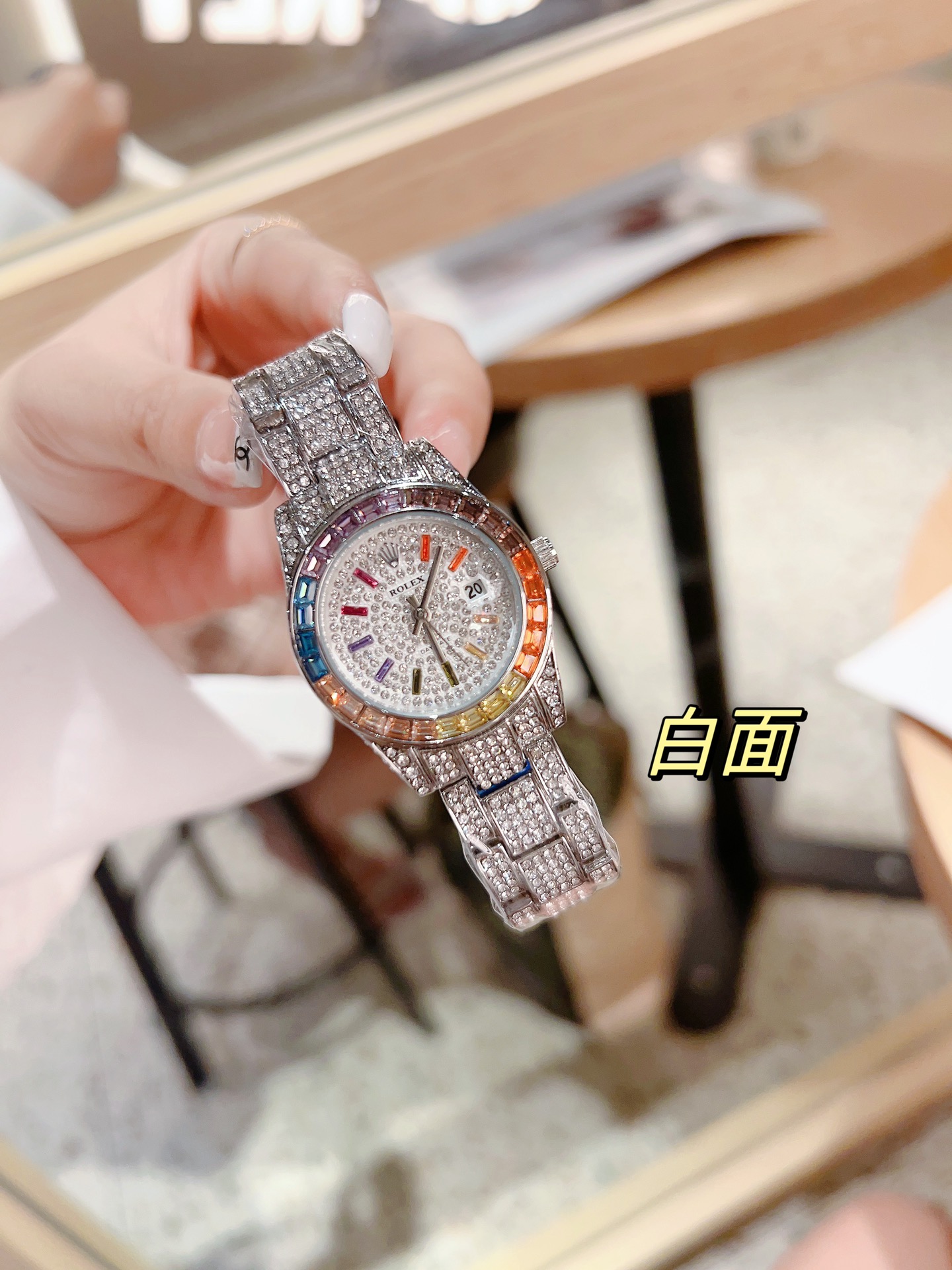 New 135 recommendation ?? Full diamond
Rolex 28mm exquisite small WATCH women 's bestseller recommendation design SHOW unique NOBLE elegance goddess TEMPERAMENT! The all-diamond steel bracelet with a butterfly clasp, a style that is not ostentatious, has 