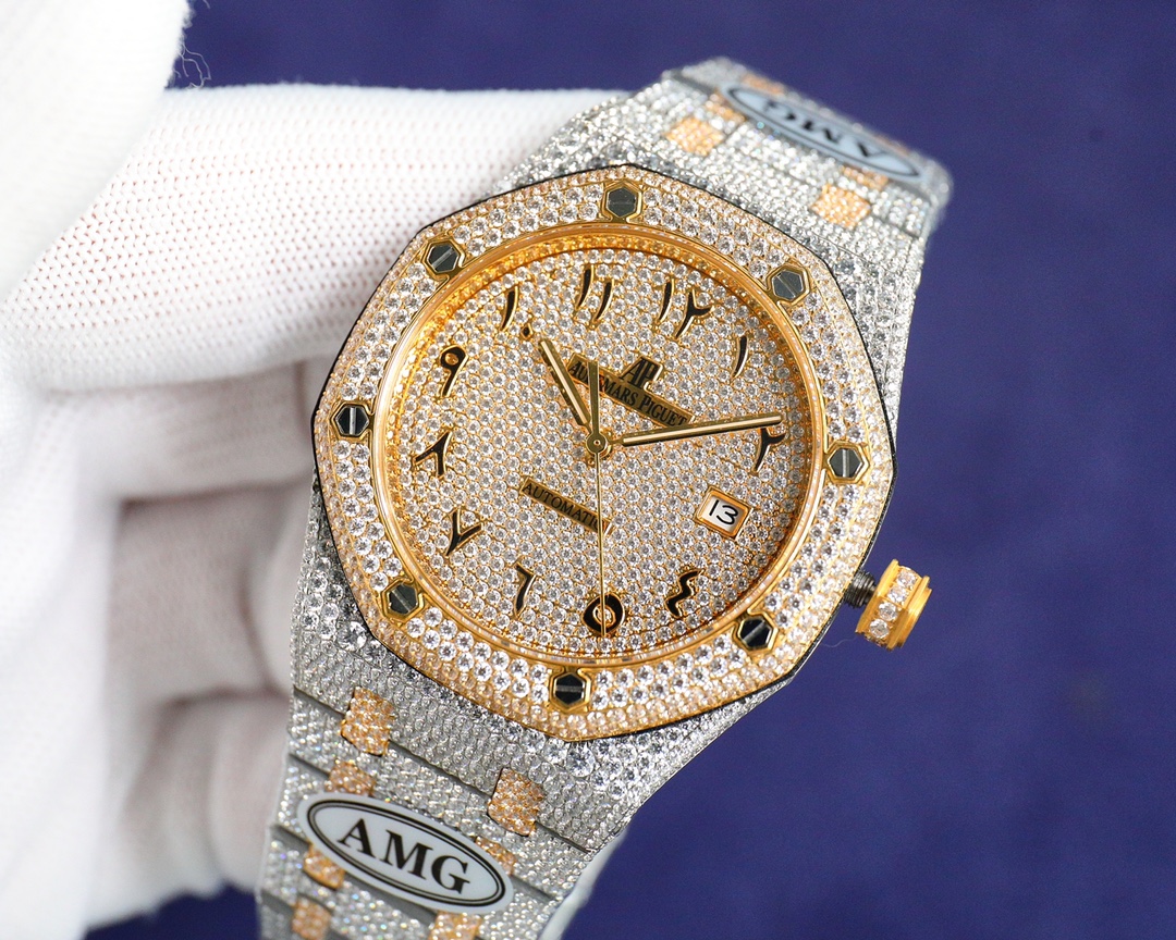 AMG produced by ONE AMG latest restoration
AP Audemars Piguet Royal Oak 15400 Starry Sky Luxury Inhumane Real Thing Super shiny for everyone to experience the luxury of Starry sky.

AMG has gone through a lot of craftsmanship, and it's finally done! The e