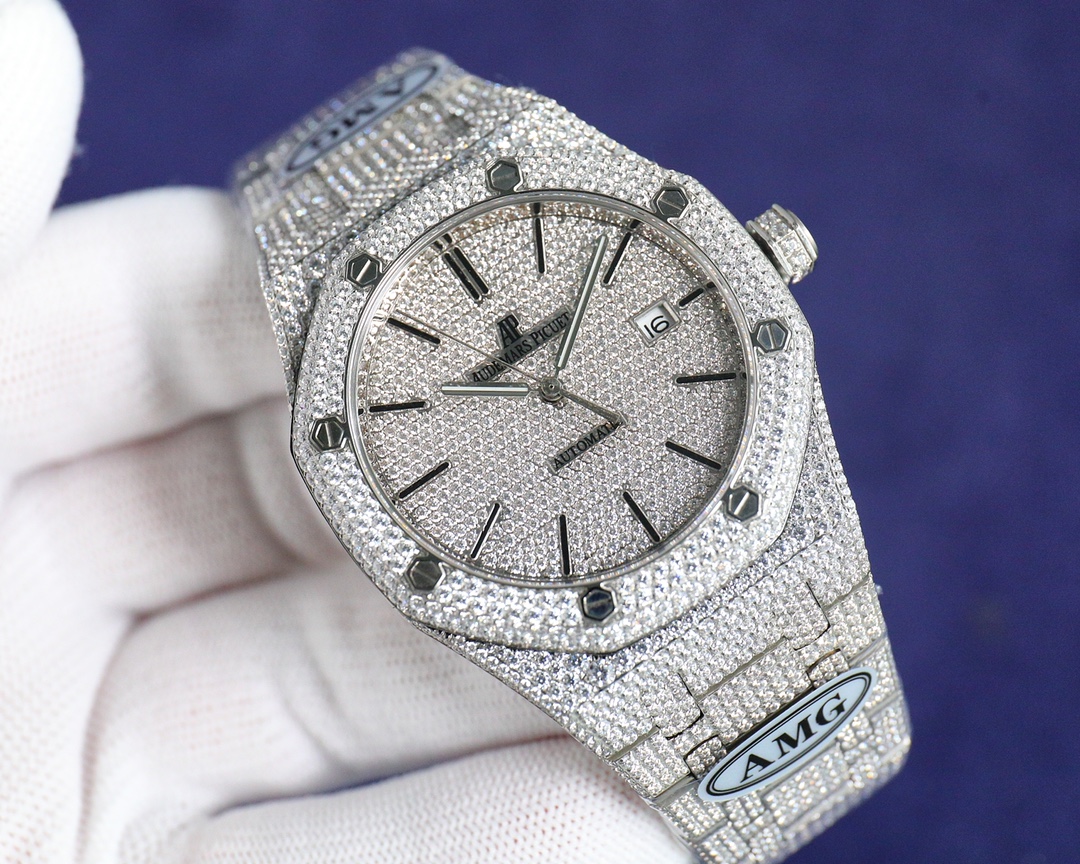 Classics come back:
AMG's ONE AMG latest remake
AP Audemars Piguet Royal Oak 15400 Starry Sky Luxury Inhumane Real Thing Super shiny for everyone to experience the luxury of Starry sky.

AMG has gone through a lot of craftsmanship, and it's finally done! 