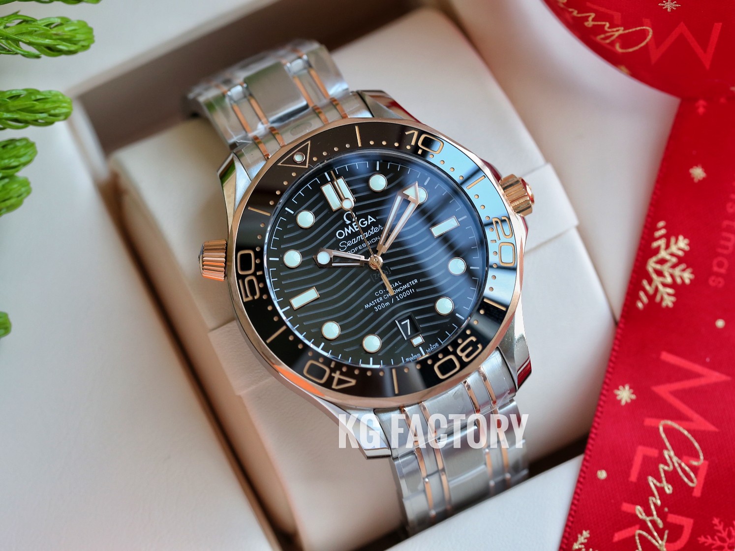 Big recommendation for 2024!
Produced by KG Factory. Double quality for you!
Omega Seamaster 300 series, hot bestseller. 42MM in diameter, it features an arched double-sided anti-reflective sapphire crystal. The dial is made of polished ceramic and laser-
