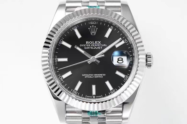 From ZF -- "?" ROLEX DateJust 126334 Super clone of the classic Datejust collection. ZF once again perfectly showcases devilish details, starting with the entire watch made of 904L stainless steel to highly reproduce the fine color that the Rolex Date Jus