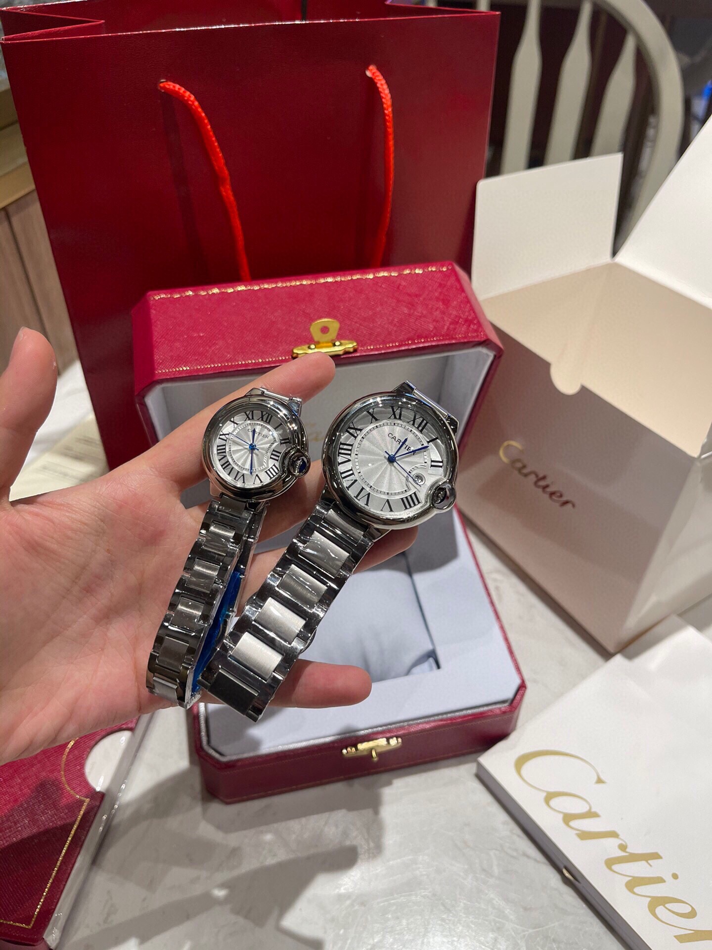 ?? 140
Kaga women 's 33mm men' s 42mm Blue BALLOON Swiss quartz movement Taiwan FACTORY AGAIN NEW constantly upgraded and modified a step FURTHER ninety-nine percent close to genuine, goddesses can have one more choice, classic inheritance ??316 stainless