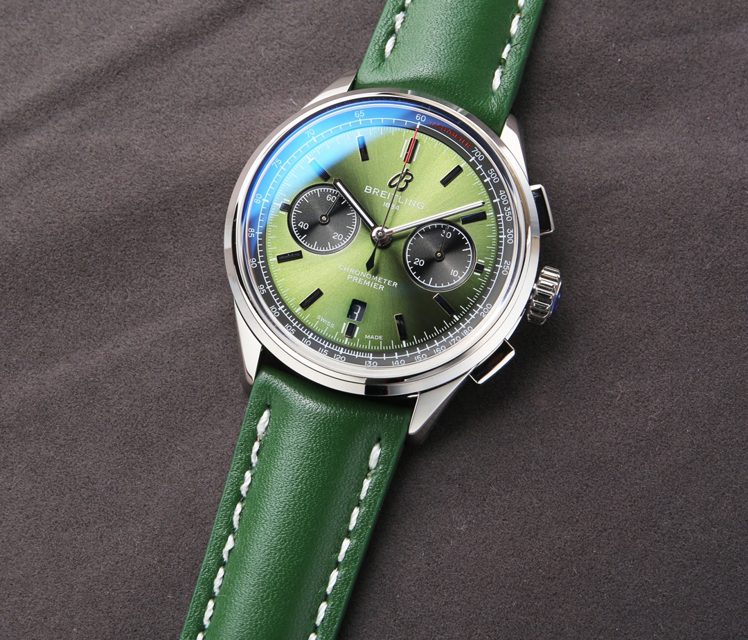 P:  1600.
The new BL Breitling B01 chronograph from Taiwan is of great significance to Breitling. Now, Breitling has once again used the name to introduce the new Premier collection, a perfect blend of functionality and style, showcasing quality, performa