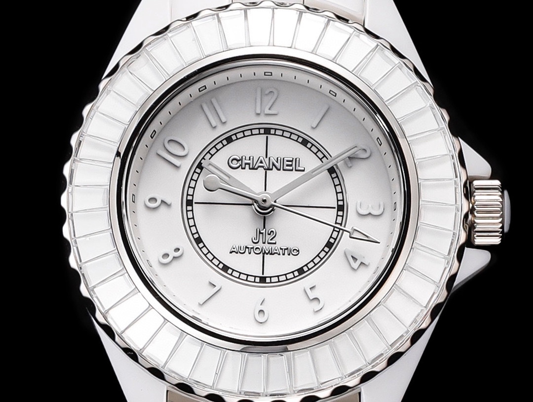 As 1550. Tw Super Ceramic new collection - Chanel J12 33mm watch! Goddess's delight, a masterpiece of the year!
"Latest Version Details"
1 ? The case size is the same as the original, with 33mm power!
2 ? Made of high-density tempered ceramic, lightweight