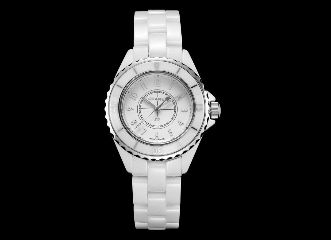 1300. Tw Super Ceramic new product - Chanel J12 series 33mm watch! Goddess's delight, a masterpiece of the year!
"Latest Version Details"
1 ? The case size is the same as the original, with 33mm power!
2 ? Made of high-density tempered ceramic, lightweigh