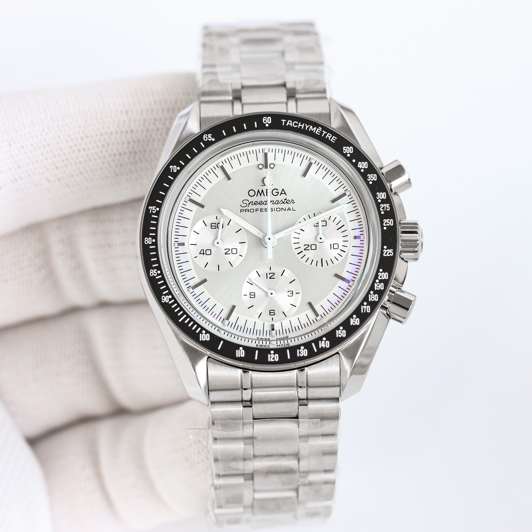 From TVS 1700
OMEGA Speedmaster series ???OB2 "Omega Soul" manual 3861 transparent back the latest Moonshot Fourth generation Speedmaster 310.30.42.50.01.002 is a classic chronograph, size and look: The watch has a diameter of 42mm, a thickness of 13.6mm,