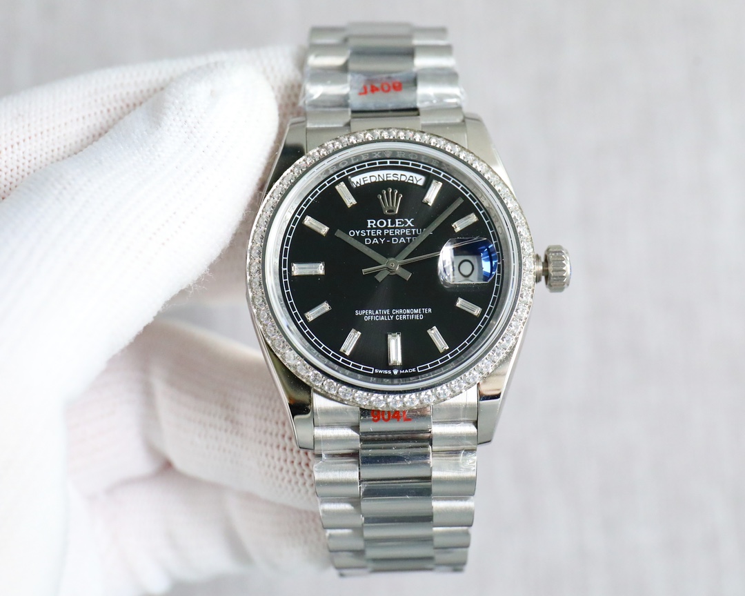 C factory clean produced white 1250 gold 1350 diamonds ?50
Rolex Day-Datejust 36 series ???EA1
1 ? with the 2836 movement, the quality is stable and reliable;
2 ? The same thickness as the original 11mm ultra-thin: case diameter 36mm; [Correction of other