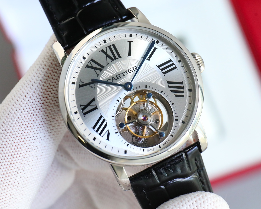 The Cartier Rotonde de Cartier Tourbillon Cadran Love case is refined and provides an ideal stage for imaginative designers to carry mechanical components. This new tourbillon, meticulously developed by the Cartier watchmaking workshop, showcases all the 