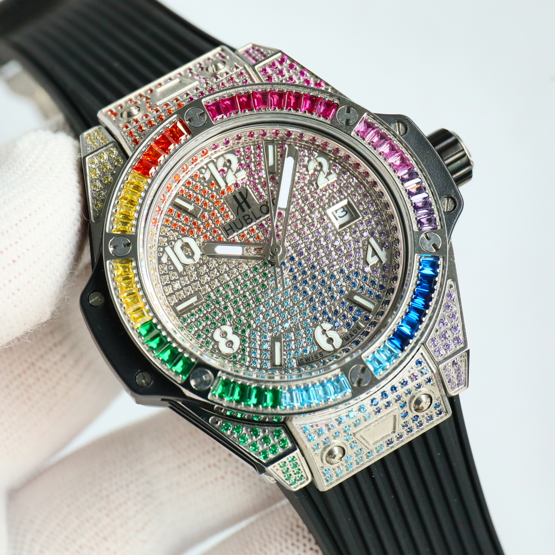 Glossy 700 White diamond 750 Fancy diamond 800
HUBLOT Hublot Henbao ???JR4 Big Bang steel rainbow diamonds ?? watch, skilled at breaking boundaries, blending different materials in harmony, the watch blends the essence of timepieces and jewelry, lighting 