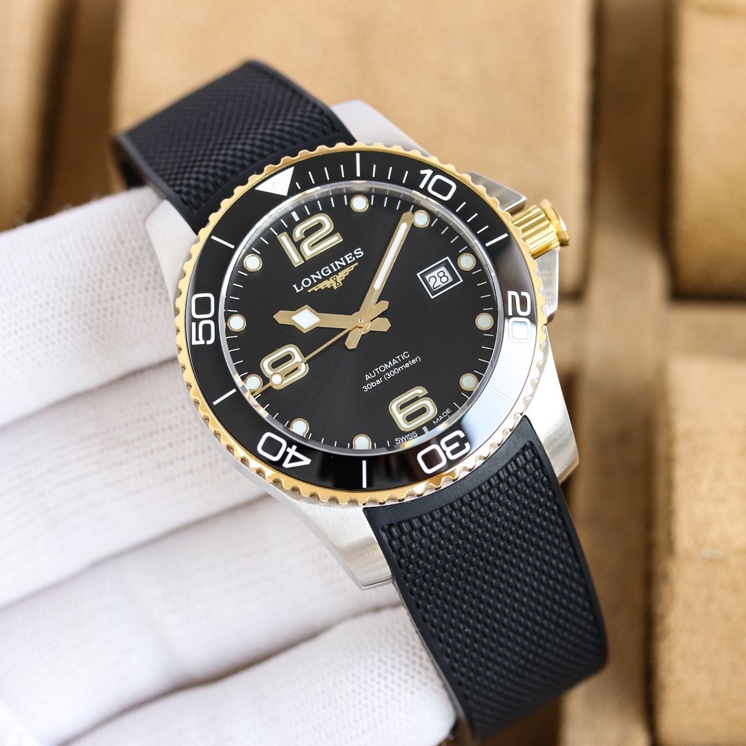 (Tape steel strap with)
-- Longines Conquest, the king of the water, glory arrives. Cutting through the waves and forging ahead, it must be a masterpiece. [Case] The watch measures 41*12mm/43*13mm(two sizes available), with a 316L stainless steel case tha