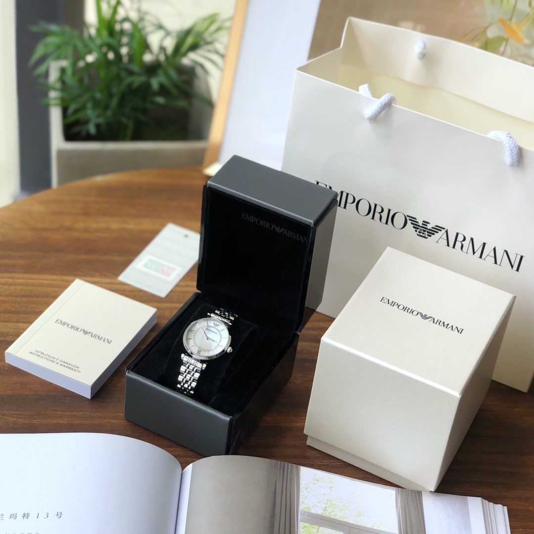 160
Armani Lady's Starry Sky watch model dial diameter 32mm