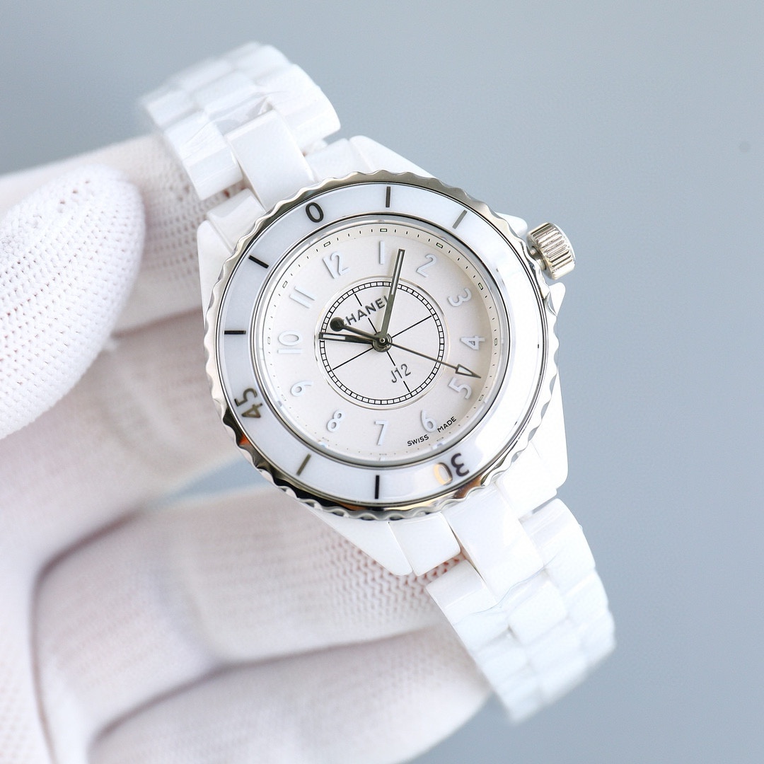 Produced by TW 1400
Super Ceramic new product - CHANEL J12 series 33mm watch! Goddess's delight, a masterpiece of the year! ???OT3
"Latest Version Details"
1 ? The case size is the same as the original, with 33mm power!
2 ? Made of high-density tempered c