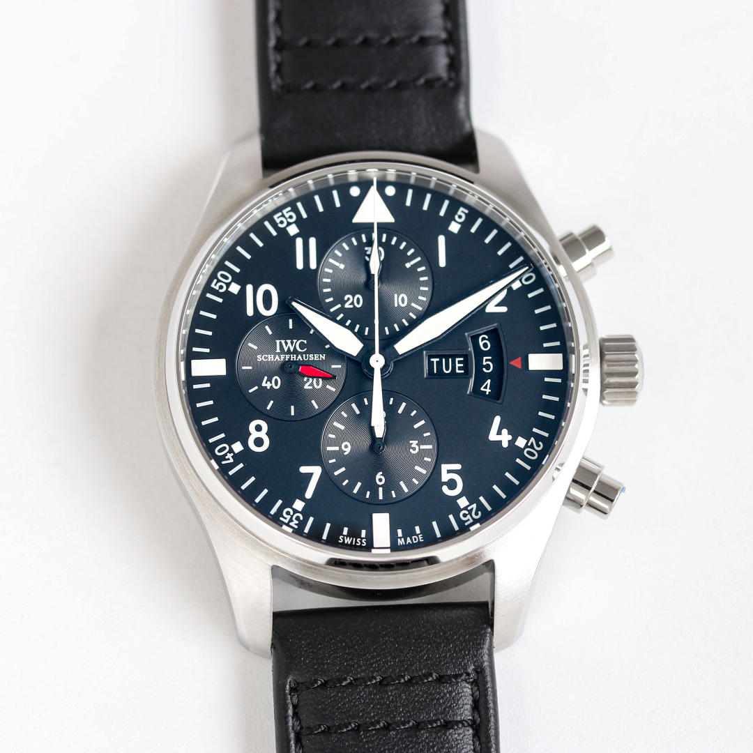 TW product: White shell 1600, Gold shell 1650. Mystery -100
TW Factory IWC 43mm quick-release strap Pilot series IW378003. ???R29
1. The watch is made of rose high-tech gold plating, with mature workmanship, clear and three-dimensional lines, harmonious c