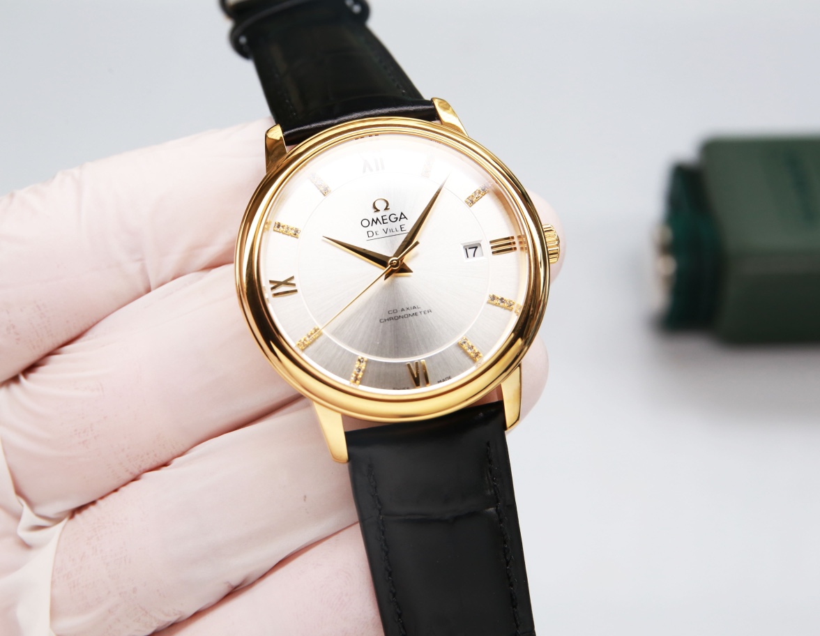 Gold leather: 520. Steel band ?30. (Original stretchable buckle)
Omega - De Ville collection - Couple watches! Genuine mold, ?? The dial is in the same sunburst pattern as the genuine, curved hour ding ?? glass upgraded to high definition arched double sa