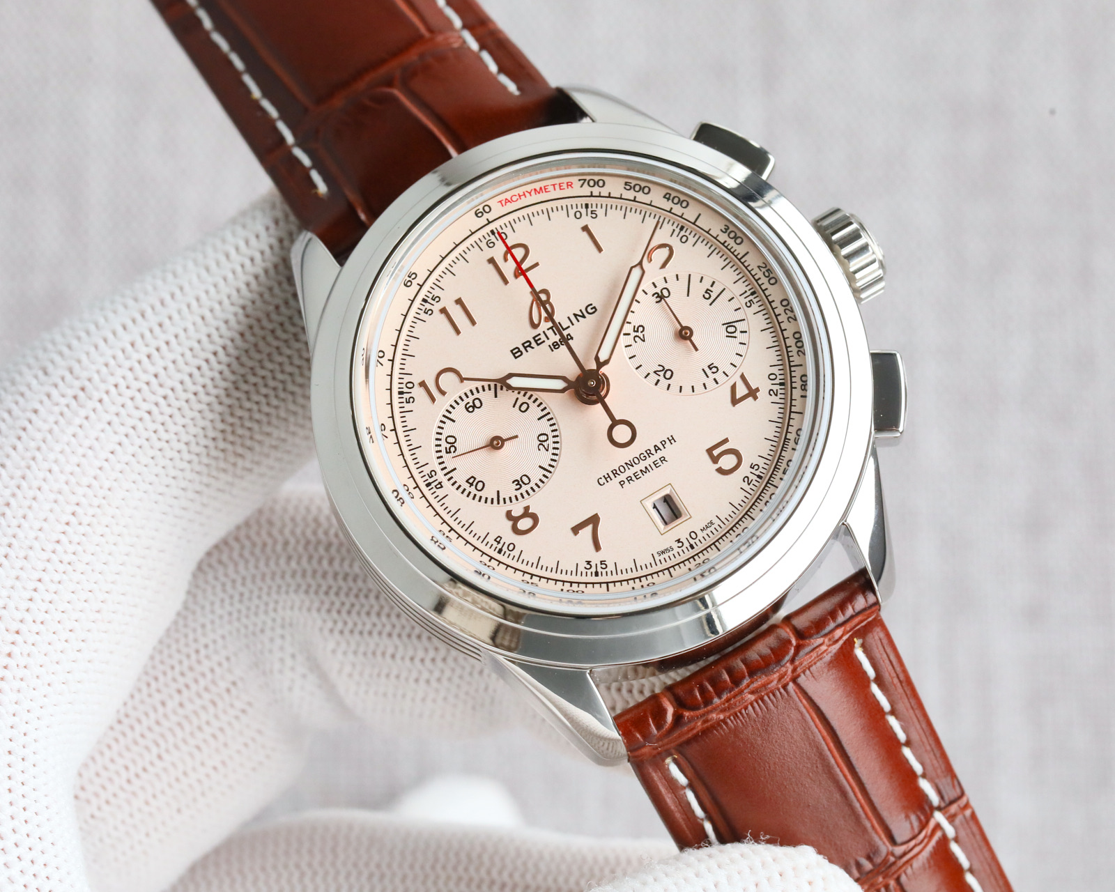 BLS 1750
BLS Factory Breitling B01 CHRONOGRAPH 42 ???RW4 (PREMIER B01 CHRONOGRAPH 42)
316L stainless steel, 42mm, pot-lid curved crystal glass, double-sided anti-glare treatment, transparent sapphire, original folding buckle movement 7750 movement design 