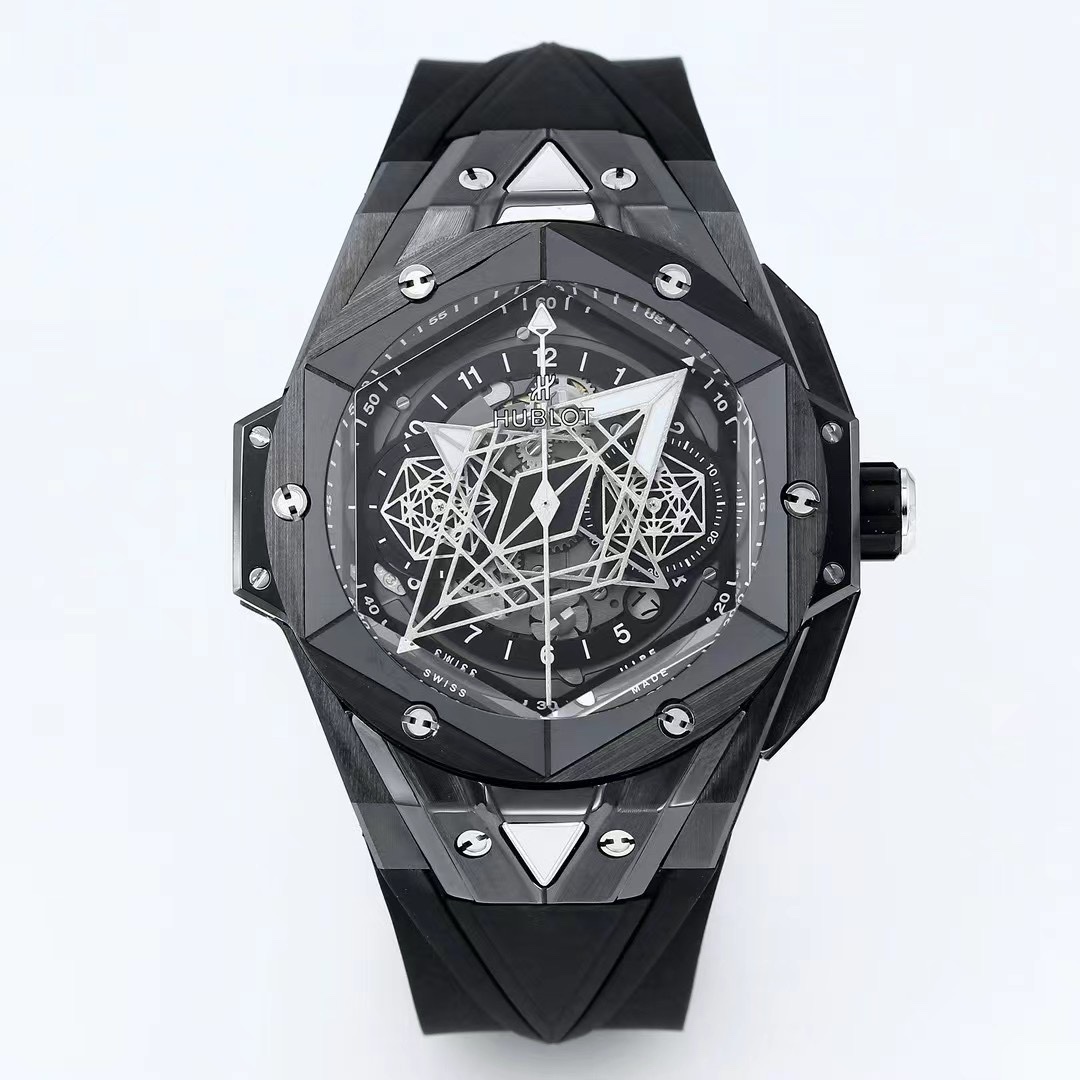 Black and White :2600. Green :2700.
HUBLOT Big Bang Sang Bleu II tattooed second generation watch. With the use of solid geometry and ingenious conception, it presents exquisite embossed effects and a perfect three-dimensional visual experience.

The cera