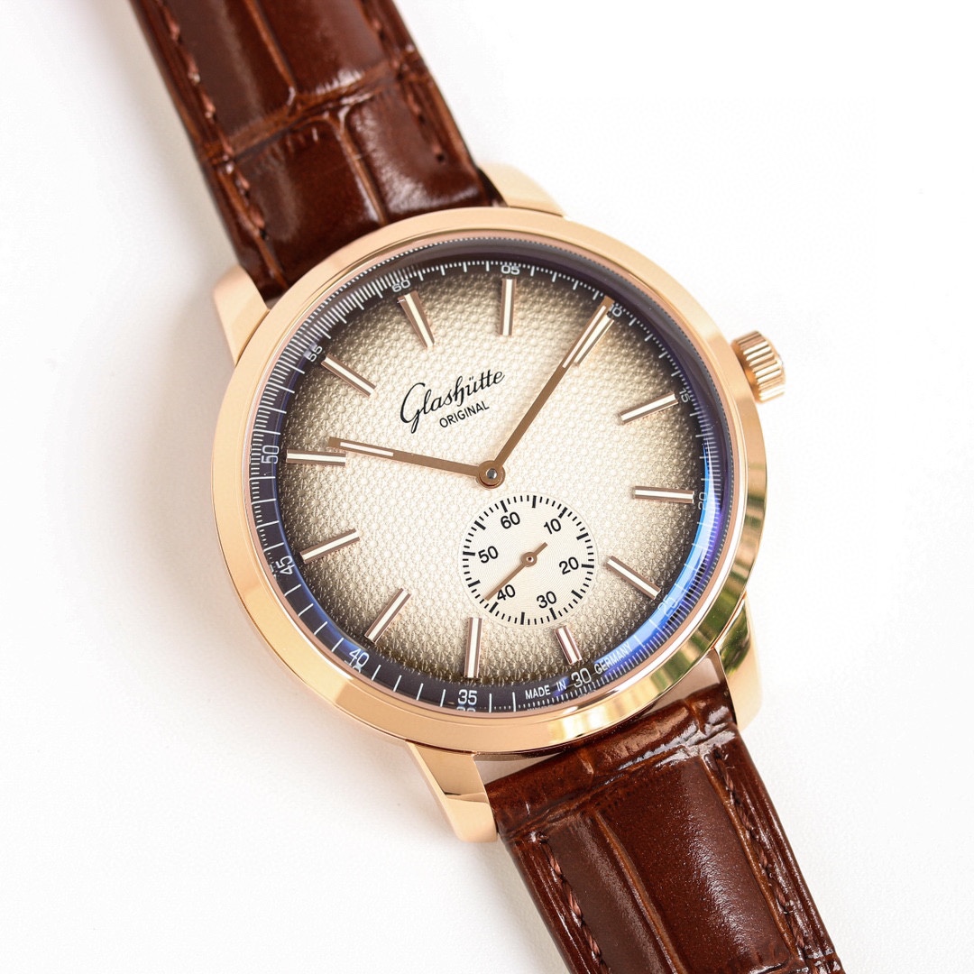 1450 rose 1500 diamond +50. [TW Factory2023 Wall Crack Recommendation] Market top Edition Gra. Sutti's original retro collection is back! The first watch with a separate 6-position small seconds dial! Here are some of the highlights:
1? Watch 42MM in diam