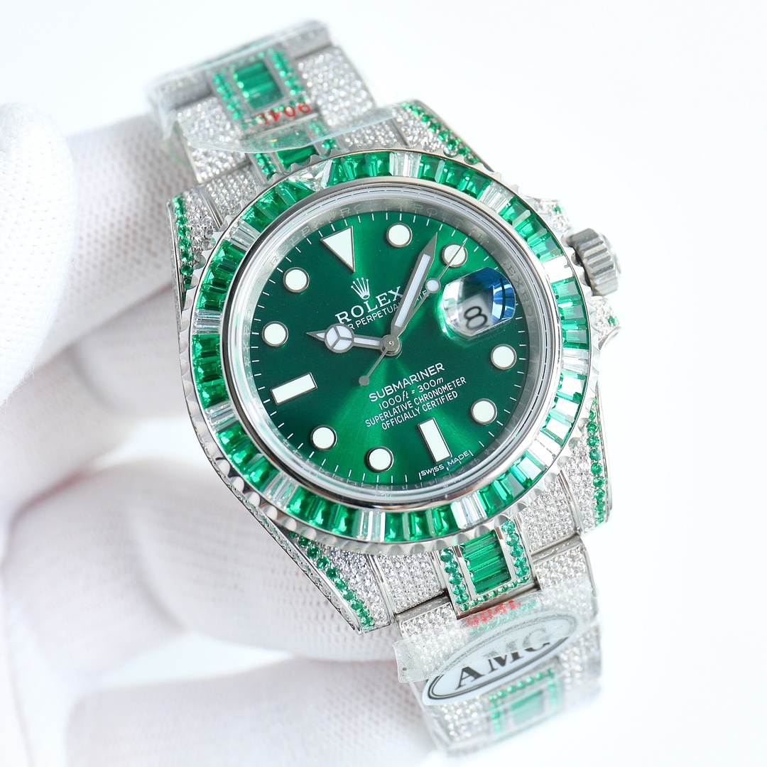 AMG 2950
AMG ROLEX ???NK1 Custom Individual Special Edition, which is extremely luxurious, AMG perfectly recreates the most expensive Rolex Starry Sky wristwatch ever: Submariner series Diamond-Encrusted! The entire watch is studded with Swarovski diamond
