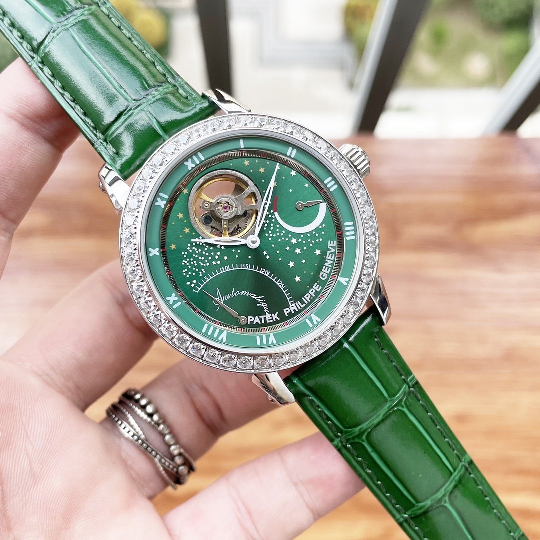 White 570 Rose gold ?20 with diamonds ?30
??? Patek Philippe ??Patek Philippe Starry Sky Flywheel Complex Function Starry Sky Series Tourbillon Movement Power Reserve Calendar Multi-function Design movement optimized, detail in place, size ultimate, funct