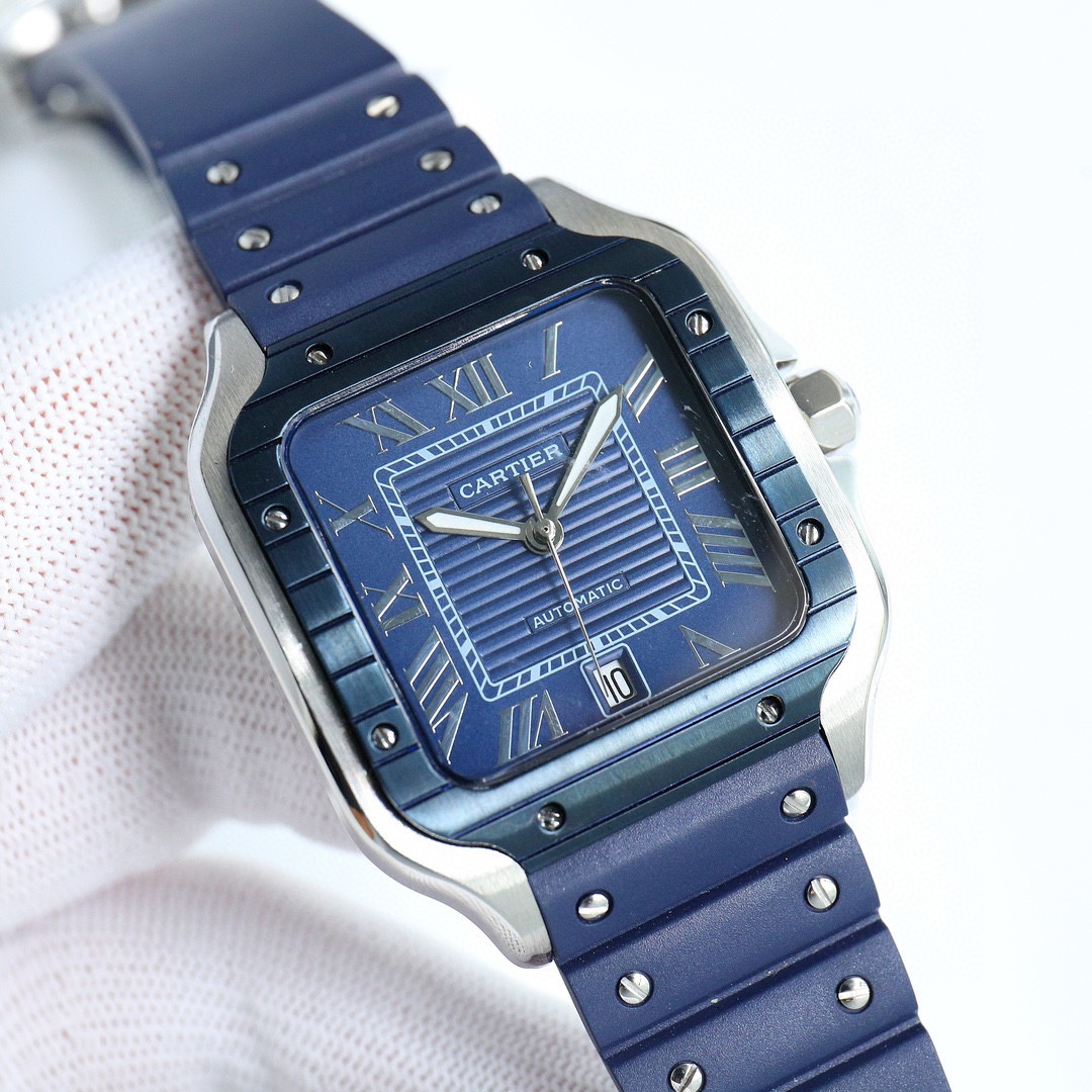 THB 2824 1550 9015 1600
New THB Santos series tape model [Original mold latest CARTIER Santos ???AF1
1 ? [Case] Genuine mold, with the best imported 316L case! 2 ??? Dial ?? Dial made from genuine mold!
3 ??? Hands ?? Swiss craftsmanship fired blue hands,