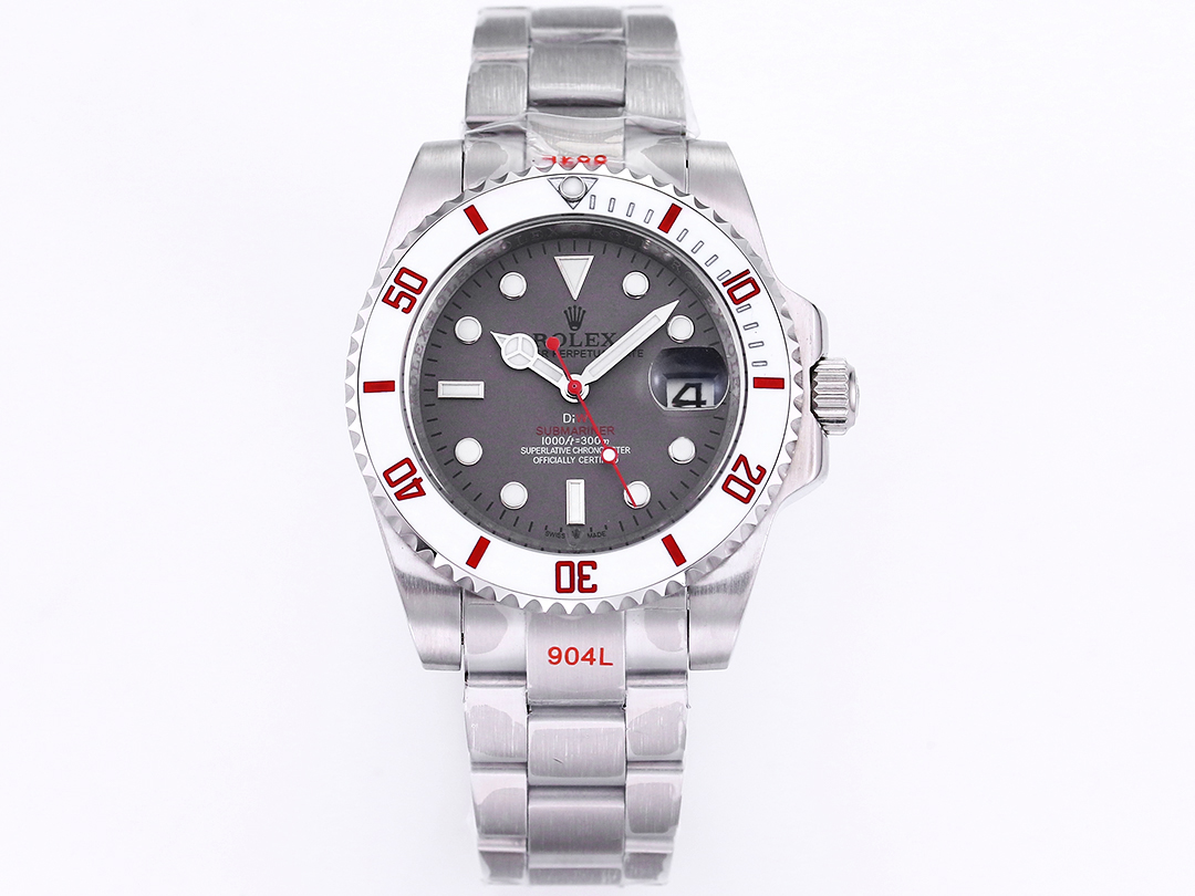 ?? New release ?? ROLEX ROLEX
DIW Submariner PARAKEET
New custom Submariner, perfectly presented!
1: With a specially customized carbon fiber bezel and gradient green dial, DIW gives the Submariner a different style, presenting a new visual and tactile ex