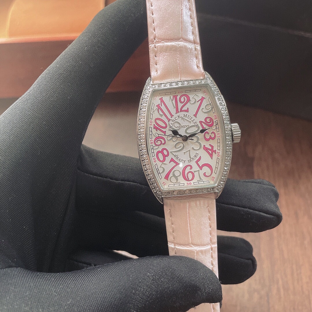 ?? 300/320
Franck Muller - cask NEW MODELS ladies watch, the same as many influencers, 316L stainless steel, imported quartz movement, with cowhine strap, hand-set craftsmanship, more elegant and luxurious features extremely matched with ??????, adding ne