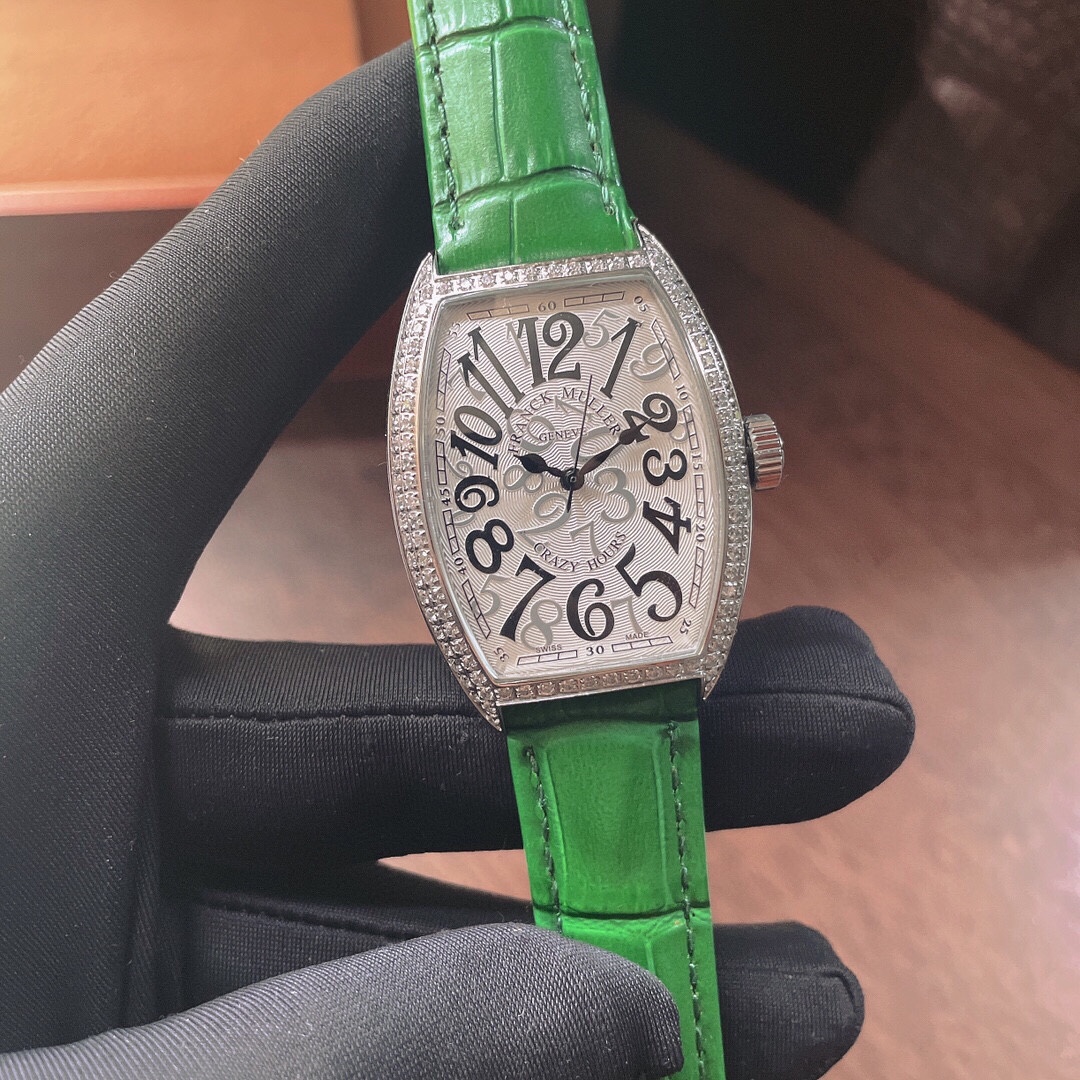 ?? 300/320
Franck Muller - cask NEW MODELS ladies watch, the same as many influencers, 316L stainless steel, imported quartz movement, with cowhine strap, hand-set craftsmanship, more elegant and luxurious features extremely matched with ??????, adding ne