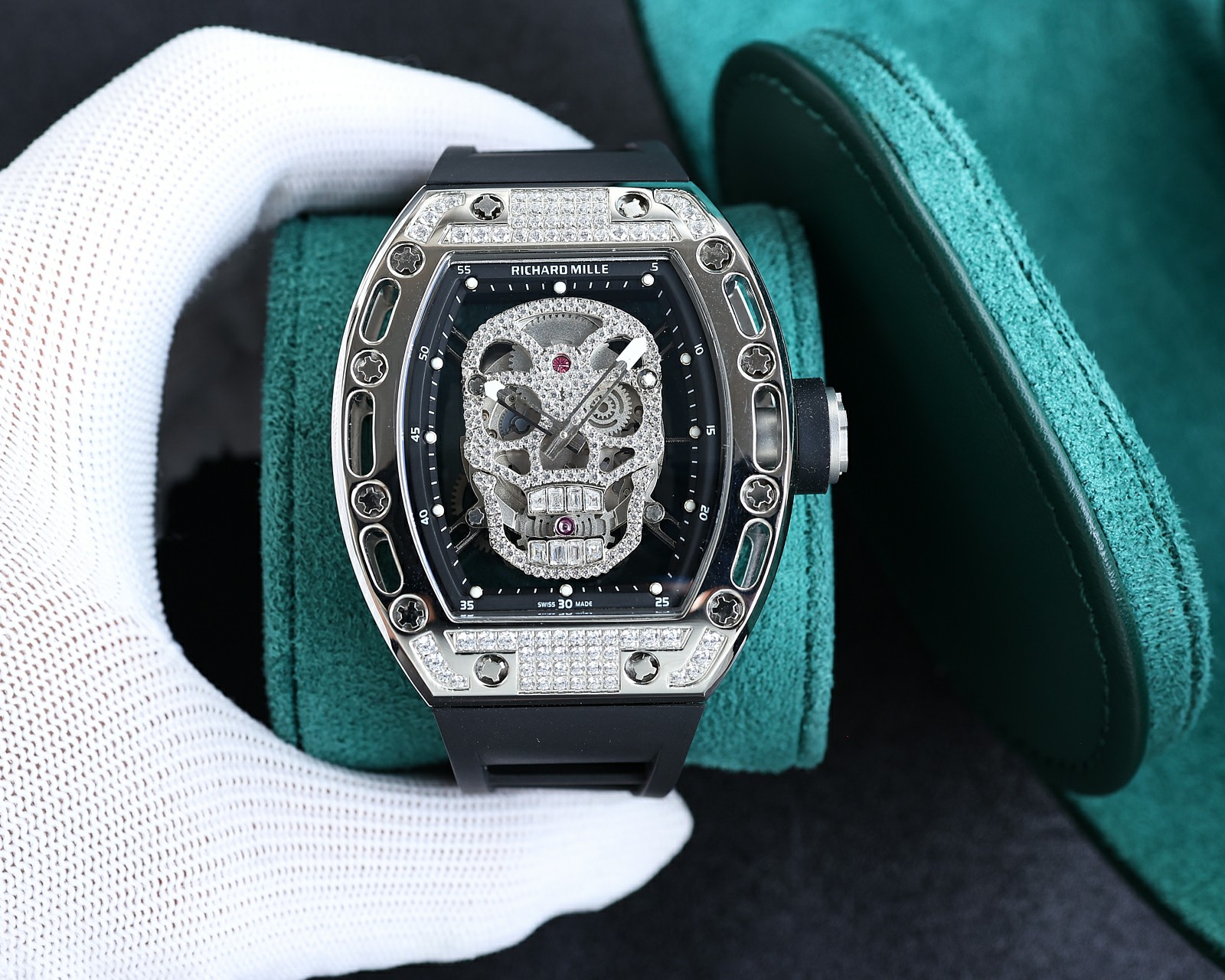 900/1200
?? RICHARD MILLE ?? [Richard Mille] latest upgraded special Edition RM052 Ghost Head Classic Legend Never Out of Date Skeleton Skull Watch. The skull has a prominent silhouette, a bold and unrestrained design, and a captivating charm. Paired with