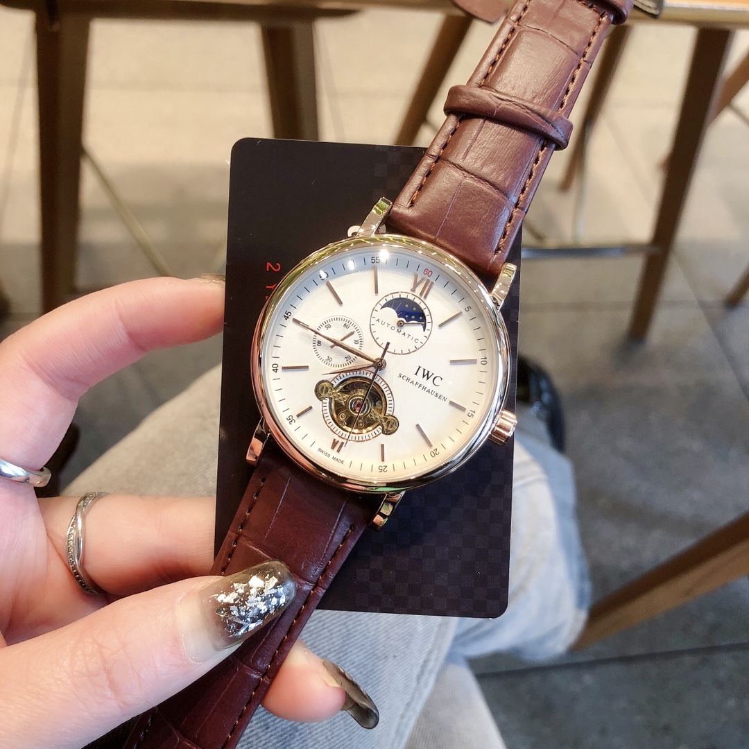 ??190 ?? Seized by the General Administration of Customs Top original item quality brand: IWC Portuguese Tourbillon Series Strap: Italian calfskin Size: Diameter 42mm Movement: Asia Automatic mechanical genuine one to one mold, ultra-thin tourbillon movem