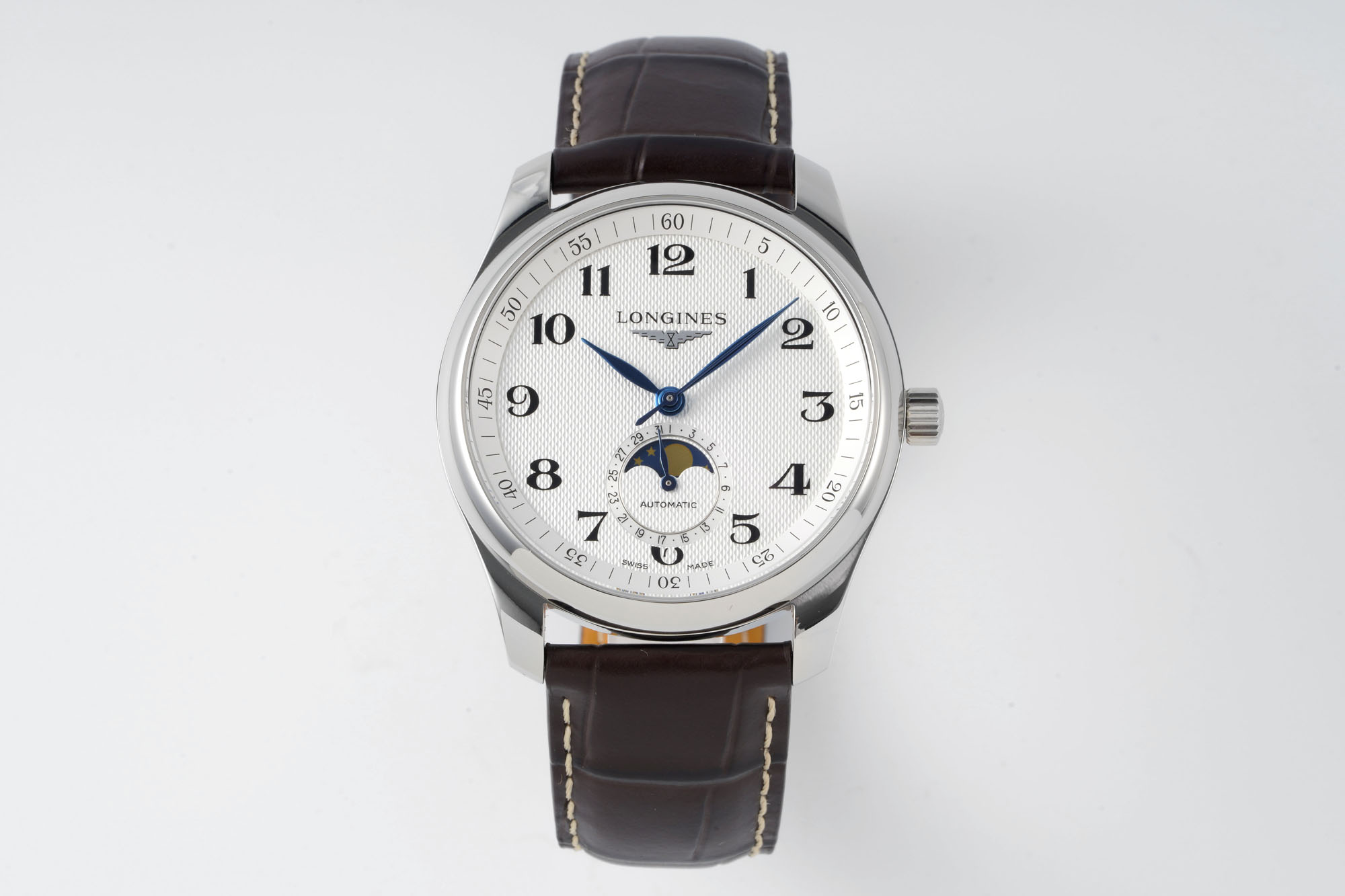 APS all-new upgraded Longines Moon Phase watch, all-new custom integrated L899.5 with original small bearings, super stable, almost zero repair!!

1 ? The size of the watch is 40x11mm. The case size is a perfect copy of the original craftsmanship
2 ? Blue