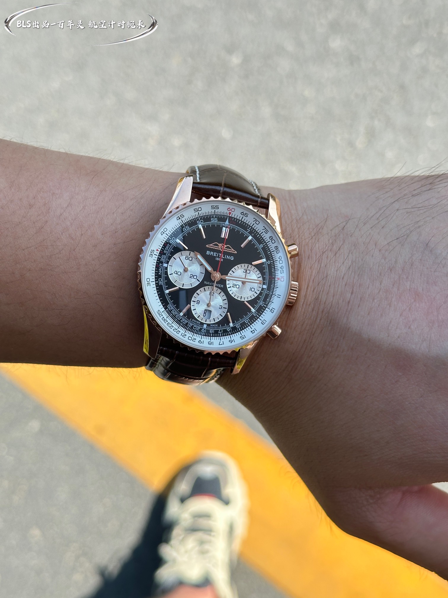 From BLS: Breitling's new Navitimer is celebrating its 70th anniversary with a bold reinterpretation of the classic in bold colors. 43mm in size, the updated version is undoubtedly an authentic aviation chronograph, featuring a circular flying slide ruler