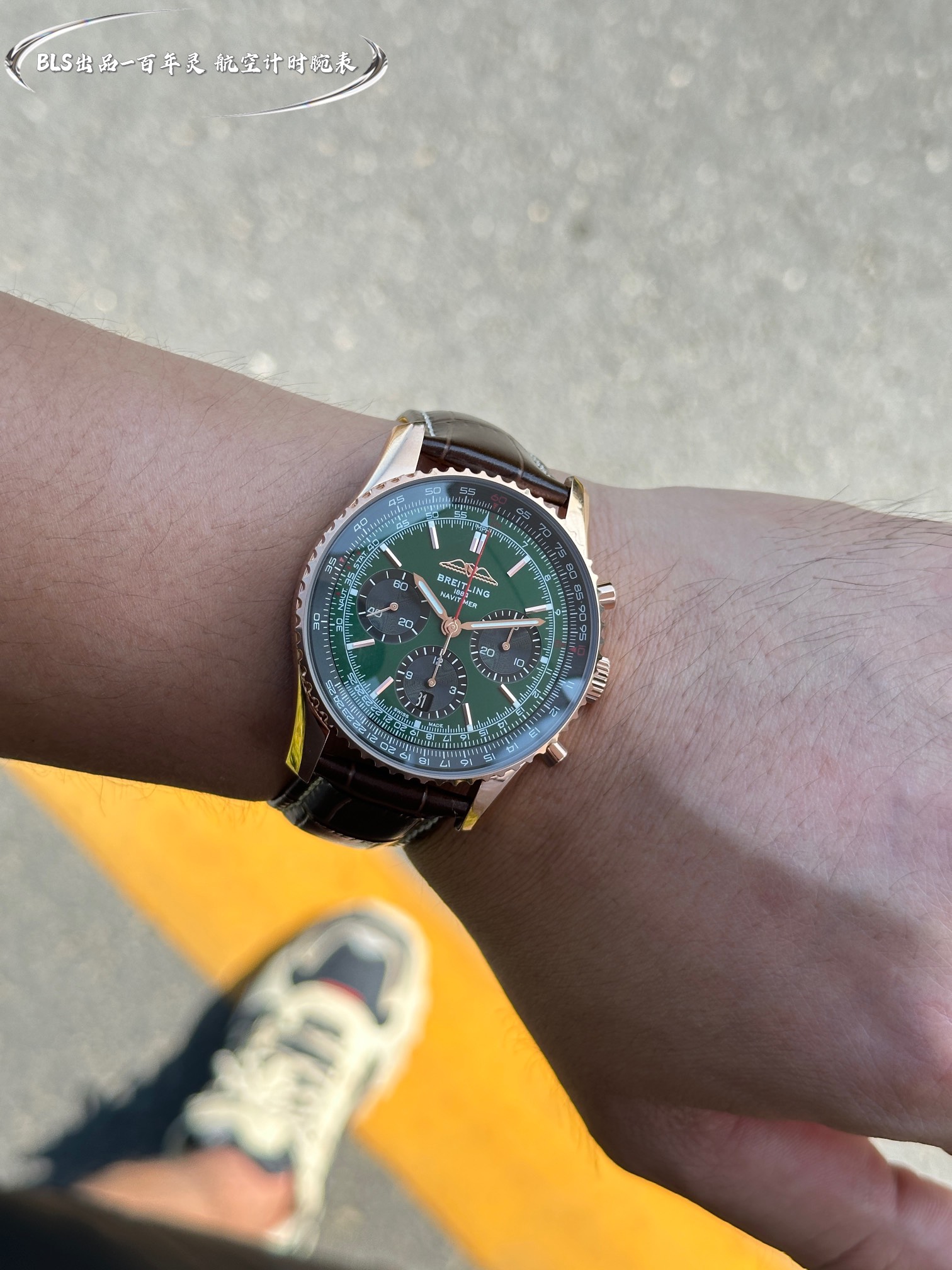 From BLS: Breitling's new Navitimer is celebrating its 70th anniversary with a bold reinterpretation of the classic in bold colors. 43mm in size, the updated version is undoubtedly an authentic aviation chronograph, featuring a circular flying slide ruler