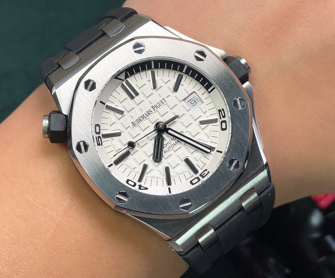 ??AP Audemars Piguet 15710 St. OO.A002CA.01 Royal Oak Offshore Men's mechanical watch dimensions 42MM14MM with reissue ?? original Cal.3? 1? 2? 0? Automatic mechanical movement Anti-glare treated sapphire ?? crystal glass With imported 316 stainless steel