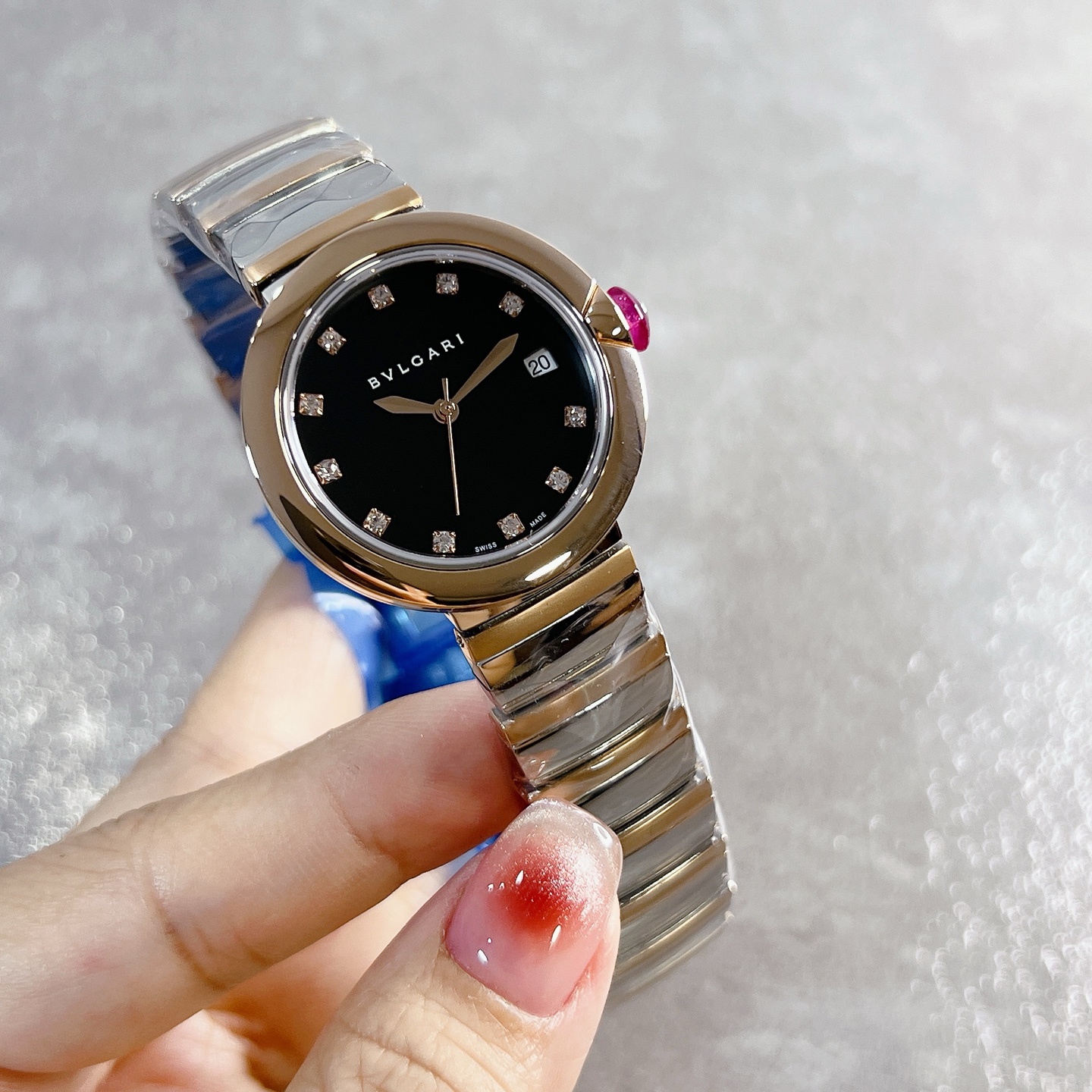 BVLGARI [BVLgari] LVCEA collection new ladies' watch, noble and luxurious yet reserved, versatile and elegant, sapphire crystal, 33mm