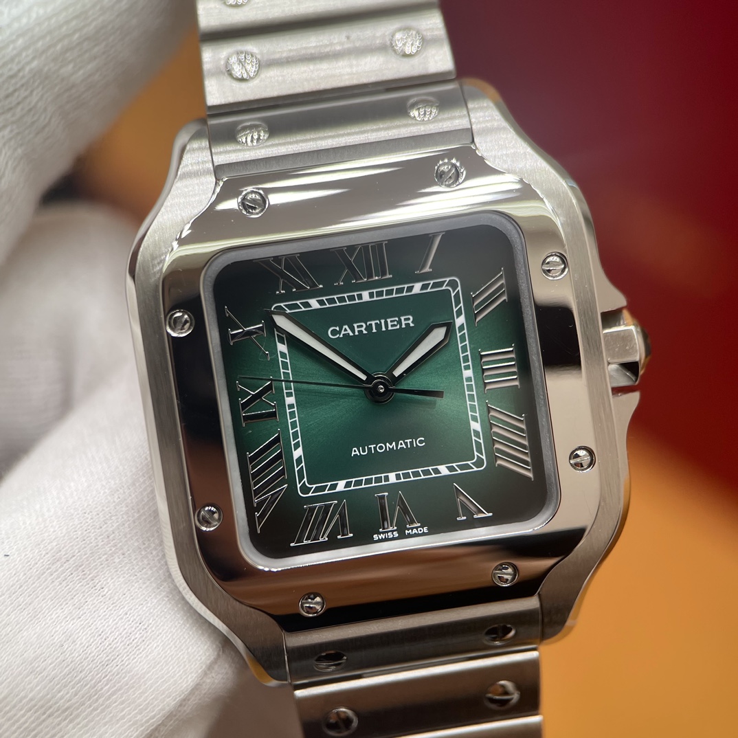 Bv Santos series WSSA0061 (medium size)

Original custom 1847 MC movement automatic mechanical movement #
With a stainless steel case, a gradient smoky green dial, Swiss sword-shaped hands, especially perfect, and shiny hands! The hands and shafts also me