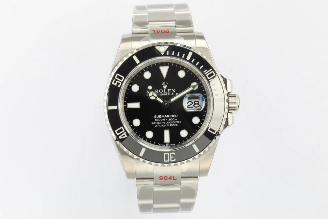 EW Rolex Submariner 41 series (Original mold, size and thickness matching original)
1 ? with Rolex 's new blue hairspring 3235 movement;
2 ? The same thickness as the original 12.5mm: 41mm in diameter; Ceramic bezel; Sapphire crystal watch;
3 ? Solid cent