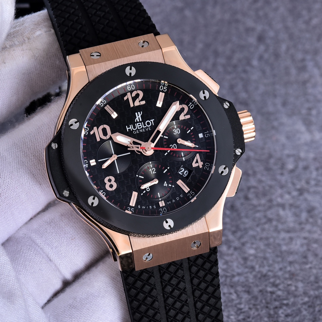 HB Hublot Big Bang Chronograph. In line with the concept of "the Art of fusion", the 4100 original movement 301.PX.130.RX double sapphire glass, 44mm original molded strongest sub-model, original 4100 multi-function chronograph movement power reserve: 42 