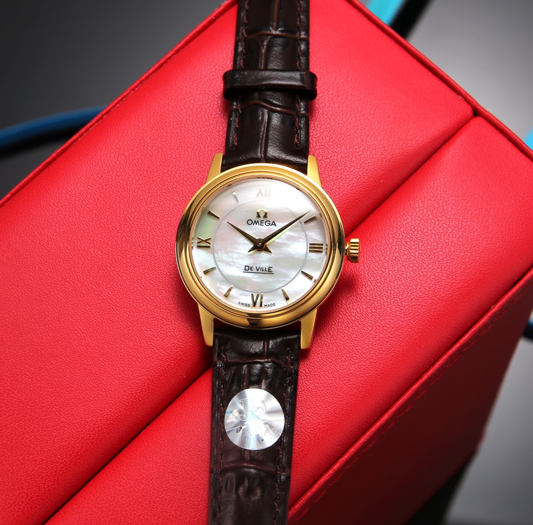 J5 factory product: White leather 460. Gold ?20 (THIS product has been strictly tested for water pressure resistance, water resistance up to 120 meters ??)
?? This product is shipped in the form of 4? codes combined, and returns and exchanges are in the f