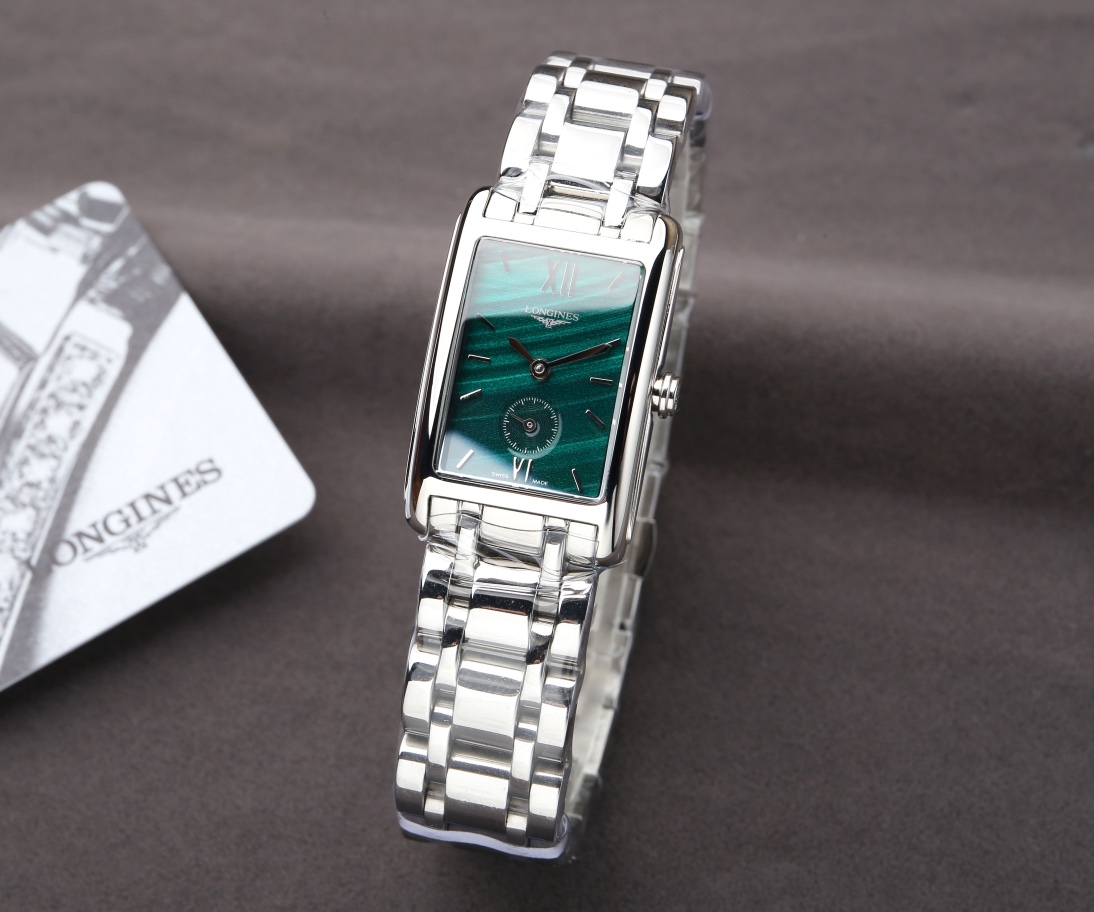 J5 produce: White steel P:570. Gold ?20. Diamond ?40.
(This product has been strictly tested for water pressure resistance, water resistance up to 120 meters ??)

(This product is sold with a tag card, return and exchange are in and out as a whole set, do