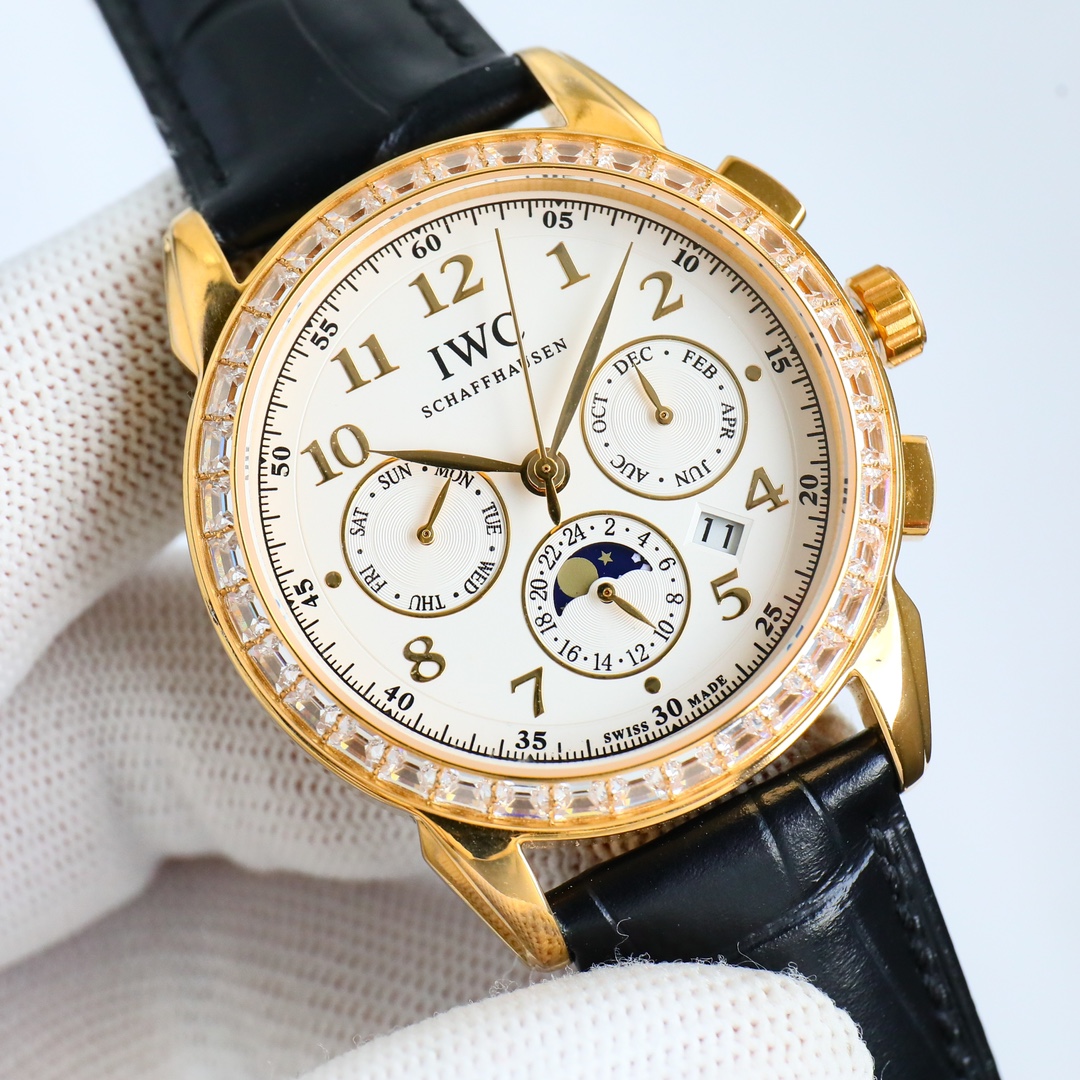 TW PRODUCED White case 1500 Gold case 1550 diamonds ?50
TW Factory high appearance level new product: IWC~ IWC ???RP6 six-hand multi-functional high hand-engraved watch - stunning debut, presenting you with a different style.

IWC~ IWC Complex Function Se