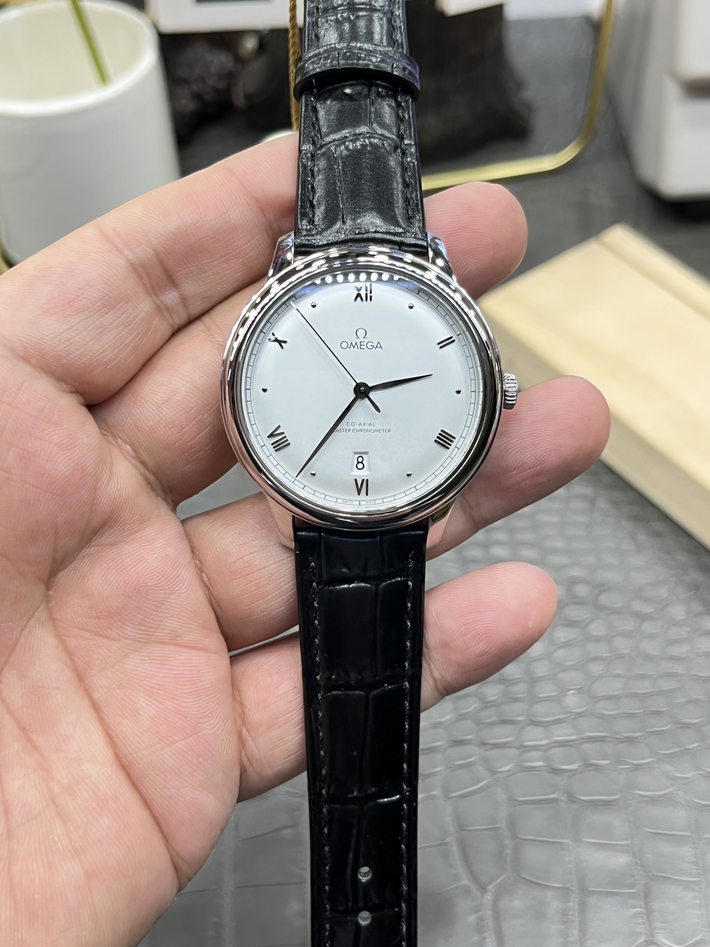 KY Omega De Ville transparent case back /40mm/ Equipped with Omega 8800 Master Chronometer automatic mechanical movement