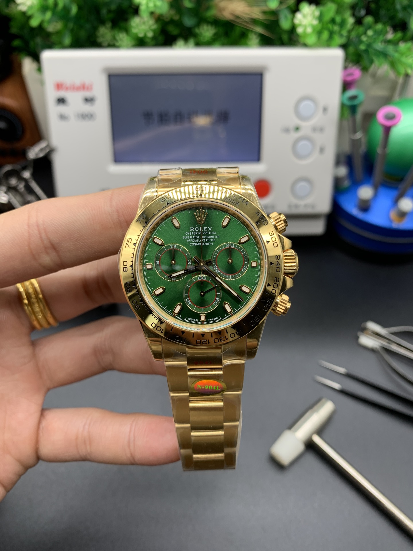 N 4130 Gold Green Di