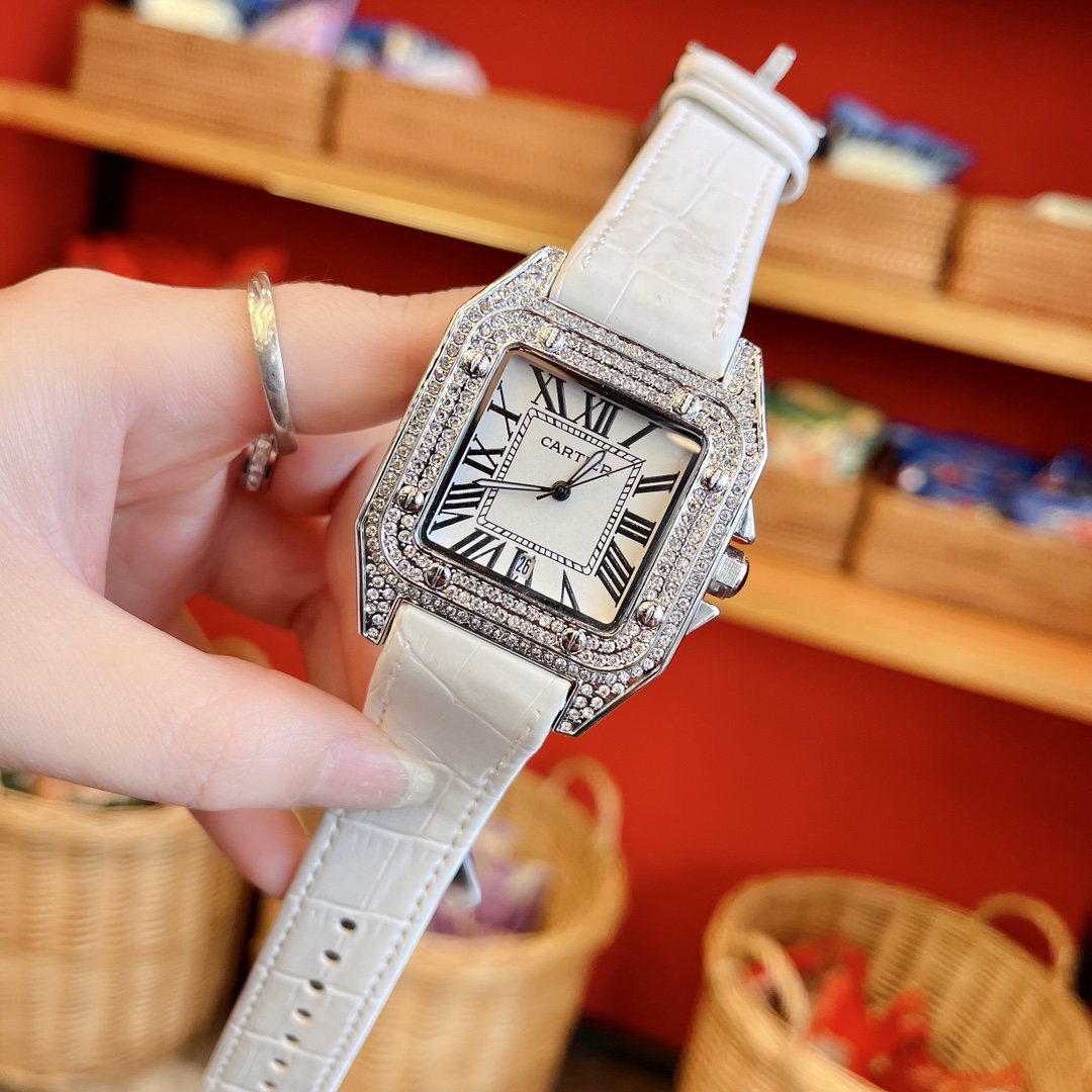??95 CARTIER SF Factory Men
Santos white gold full of diamonds, the choice for the rich! The best version, high-end and elegant with calfskin, pin buckle design, easy to wear, thoughtful details, you deserve to have ?