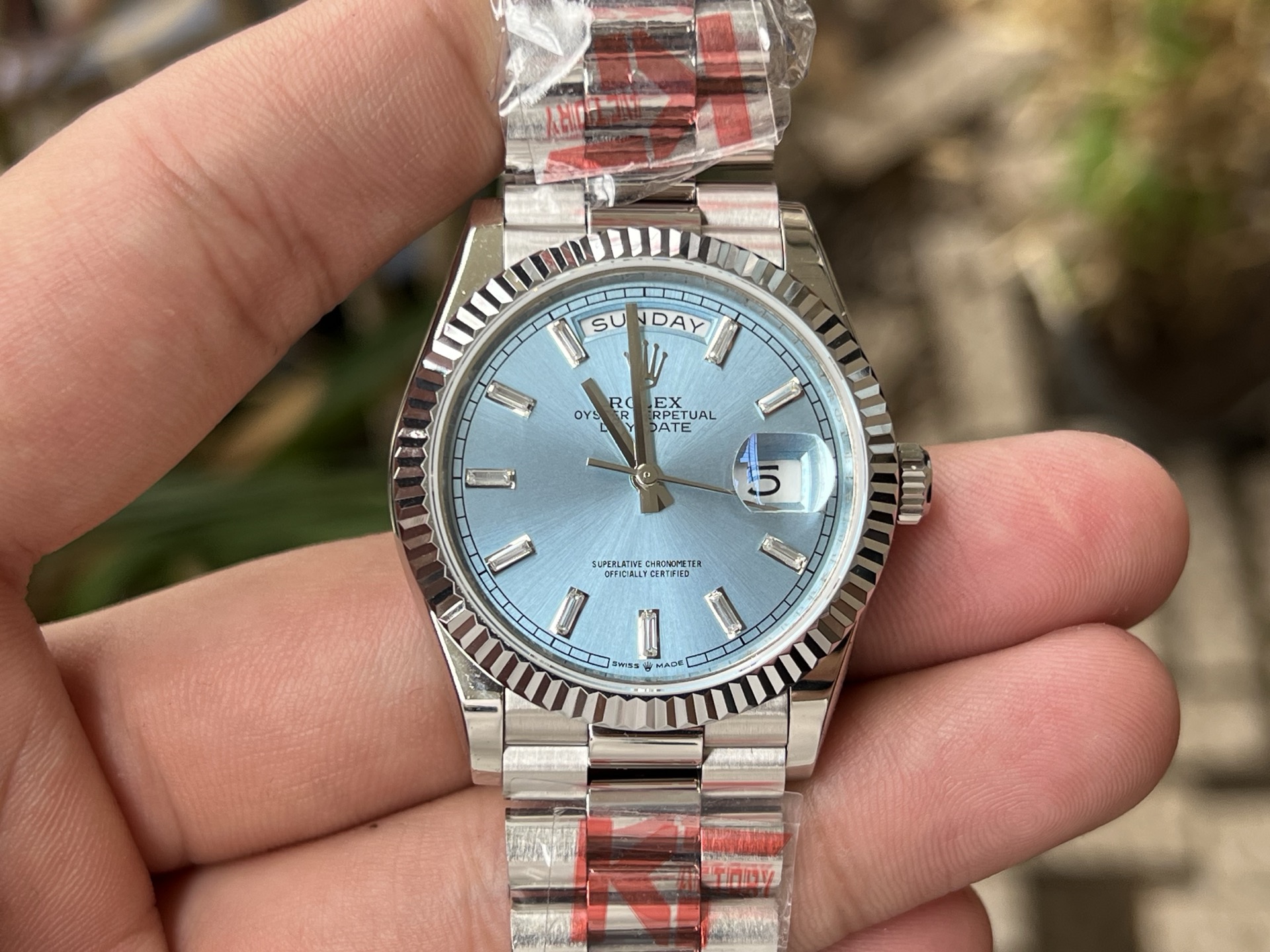 Online photo: DD36 Full Weight Edition - another super replica in cloning history: Day-Date 36 series - Full Weight edition (the official full watch weighs about 170 grams).

Breaking the limits of traditional craftsmanship: The common stainless steel mat