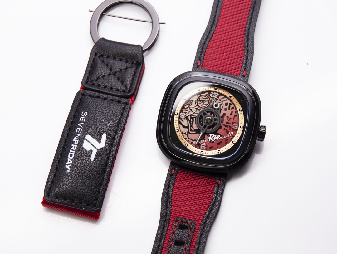 P: 660. (Please ask for orders)
King of Beasts, keep pushing, have a fierce tiger in your heart, sevenfriday Seven Fridays present a tiger with full details, and you can also be powerful as a tiger if you are brave enough. Clear hollowed-out tiger head ou