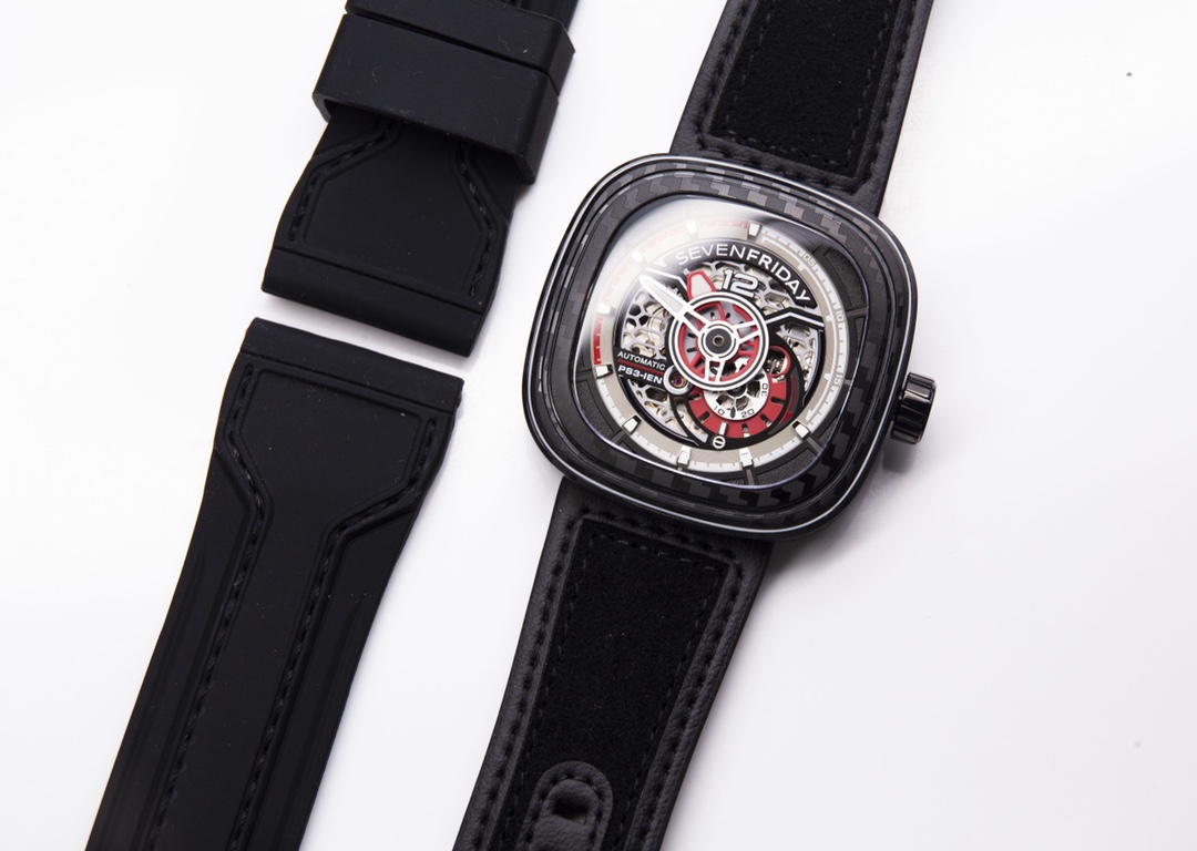 P: 660. (Order Inquiry)
Carbon fiber style fifth generation launched,
Skeletonized dial with carbon fiber overlay,
Start the New Year with lightness.

SEVENFRIDAY
7 Seven Fridays 5
PS3/02
(Focus on the original new console)
Focus is an attitude, produced 