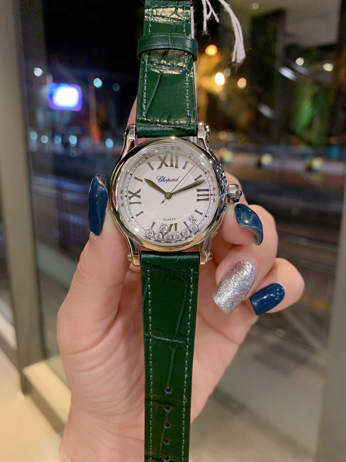 ??240 gold and white
New colorway emerald ? ? Chopin 36mm Chopin HAPPY DIAMONDS, as Chopin's most popular and best-selling collection, has always interpreted the concept of Chopin's signature dynamic diamonds with a delicate touch. This collection is soft